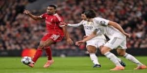 防线策略：雷火电竞如何权衡豪华后卫与性价比选择-雷火电竞