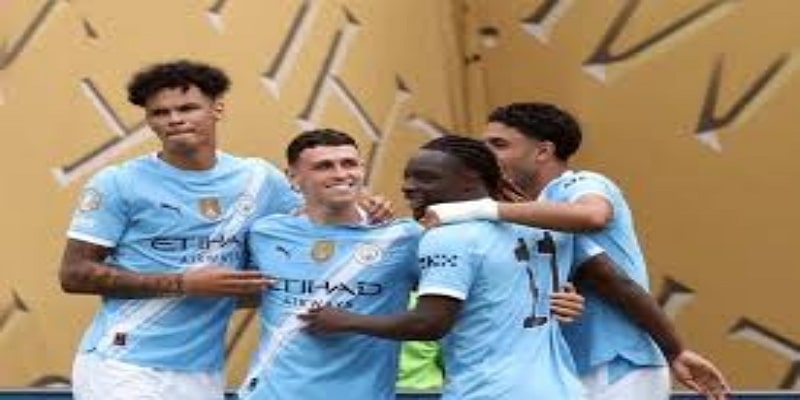 雷火电竞专家评析版最佳阵容（4-4-2）-雷火电竞