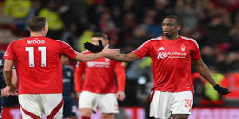 雷火电竞赛局转折：红牌改变比赛走向 -雷火电竞