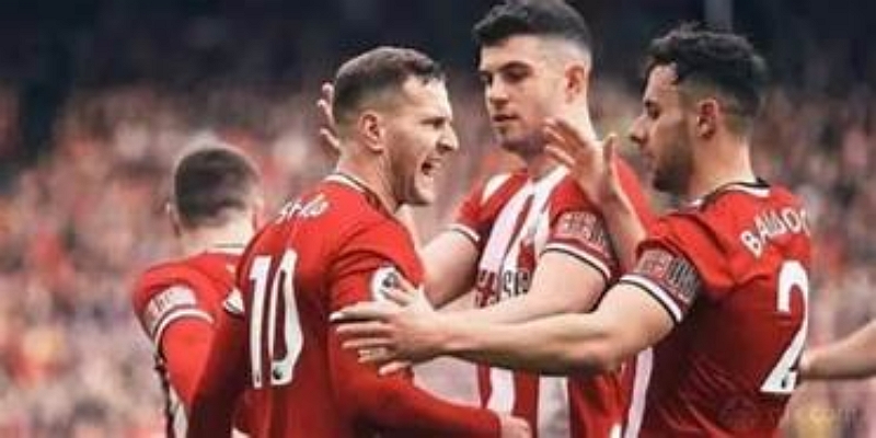 雷火电竞前瞻：临时教练组接管与新帅选择的雷火电竞方向-雷火电竞